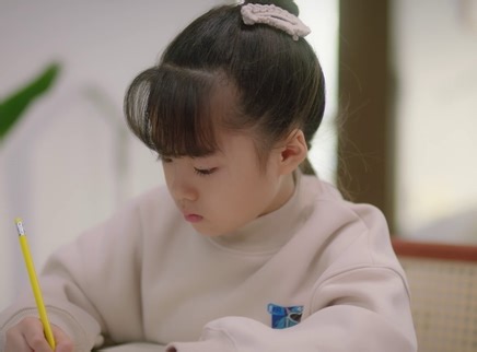 晓月作文尬吹老爸，相差太大难以下笔