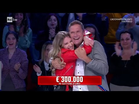 Affari tuoi: Papà e figlia vincono 300mila euro - Affari tuoi 17/05/2024