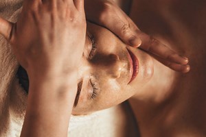 Lifting au naturel : 6 solutions pour tonifier son visage sans chirurgie - Psychologies.com