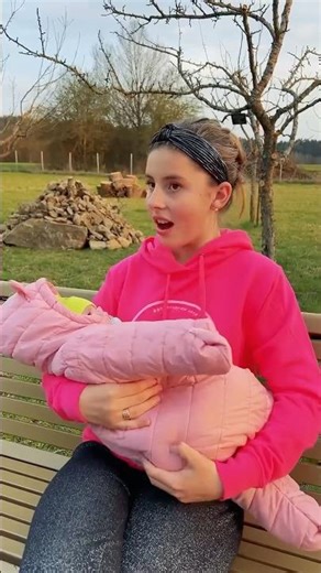 Introducing the "VitaWear SmartBand," a next- generation wearable gadget🎉P3754@junya1gou