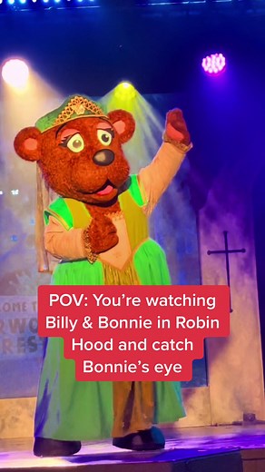 Captivating Billy & Bonnie Performance at Butlin's Robin Hood