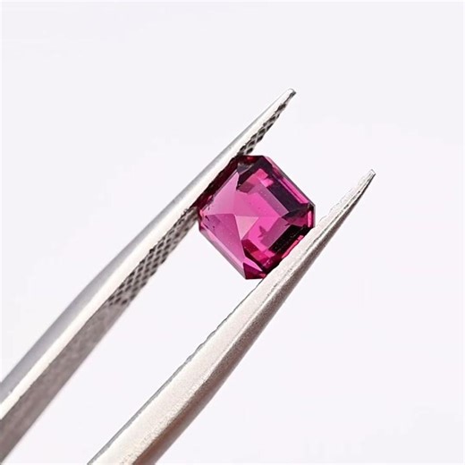 1.30 Carat Asscher Cut Rhodolite Garnet – Africa | Fine Art Gems | Fine | Cut | Gemstones |
