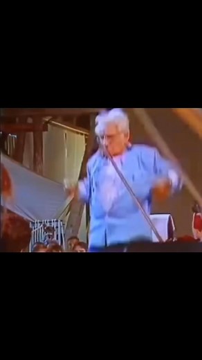 Leonard Berstein rehearsing « The Rite of Spring » stravinsky | Fondation Igor Stravinsky