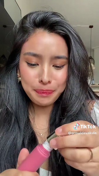 Rare Beauty Unboxing and Swatches: Happy and Lucky Shades