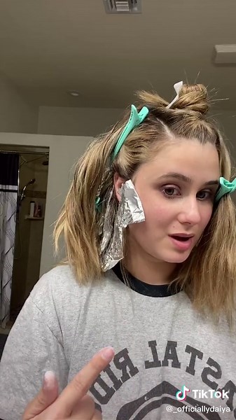 DIY Blonde Hair Highlights Tutorial at Home