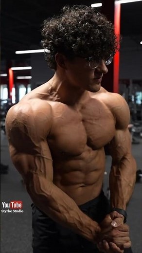 Shredded Muscle Model Gym Pump Body Update Flexing Leo Spremulli Styrke Studio #aesthetics #fitness