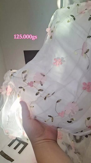 Top estilos corset Shein con mangas transparentes