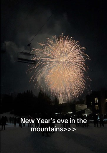 Spectacular New Year’s Eve Show in Colorado Mountains