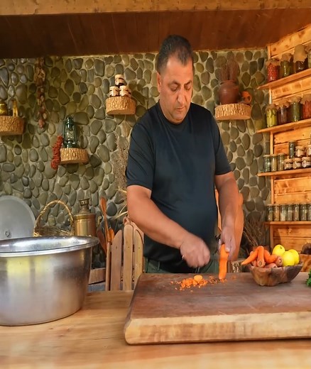 Super chef cooking fresh food for life | Wilderness TV