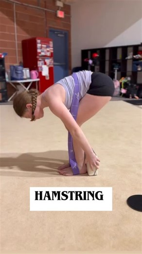 Liliia Downs on Instagram: "2 simple but effective hamstring exercises! + lower back mobility 👍 Follow @flexibilityacademy #flexibility #flexibilityacademy #dancemoms #balletdancer #stretching #rhythmicgymnastics #iceskate #rg #flexibilityclasses #гимнастика #hamstringworkout #danceworkout #mobilitytraining #pilatesworkout #contortion #gymnasticslife"