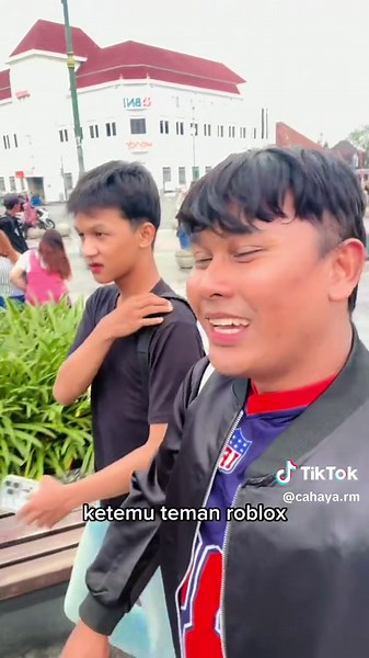 Day 1 ketemu teman roblox di dunia nyata, si abil … ketemunya di jogja. Kalian maen roblox juga ga? #fyp