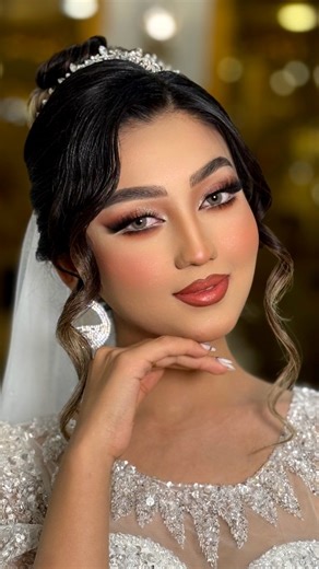 ‎𝗸𝗶𝗺𝗶𝗮 𝗵𝗼𝘀𝘀𝗲𝗶𝗻𝗶 | کیمیا حسینی‎ on Instagram‎: "یه استایل عروس شیک و خاص 👰🏼‍♀️🤍 Makeup:@meshcut_beautysalon 💄 . . . . . . #model #modeling #facemodel #beauty #makeup #makeupartist #bridestyle #bridemakeup"‎