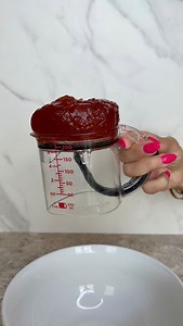 451K views · 8.1K reactions | Amazon Adjustable Measuring Cup! COMMENT “YES” to receive a DM. This multifunctional push up measuring cup has replaced all my measuring cups and it’s so easy to clean ☺️. #amazonkitchen #amazonhome #kitchengadget #kitchenmusthave #kitchenhack #bakingtools | Elnaz Hamai Home Hacks | Facebook
