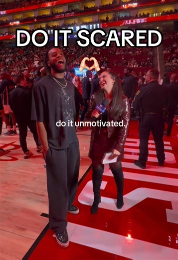 do it scared is so real but it really works 🫶🏻 #sidelinereporter #trend #womeninsports #broadcaster #CapCut