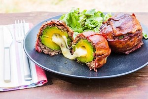 Bacon Wrapped Avocado Burger Bombs: the simple, tasty recipe