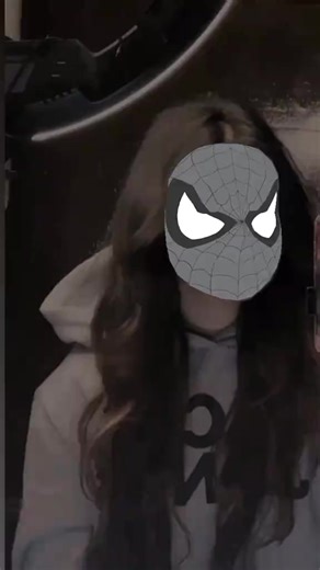 Aesthetic Expressions of Love in Girls' Imagery