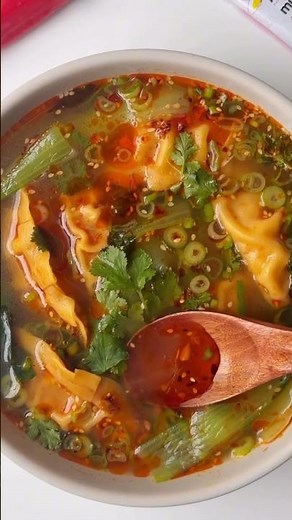 7 minute spicy gyoza soup inspired by @nids.lid 🥟🥣#soup #foodie #viral #trending #mrecipe #cookme