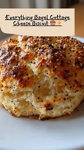 Everything Bagel Cottage Cheese Biscuit 🥯✨ Ingredients (makes 1 biscuit): 1/2 cup cottage cheese 1/2 cup almond flour 1 egg 1 tablespoon everything bagel seasoning 1/2 teaspoon baking powder 1/4 teaspoon salt Nutrition info (per biscuit): ~180 kcal | 12g protein | 10g fat | 8g carbs Directions: Step 1: Preheat oven to 350°F (175°C) and line a baking sheet with parchment paper. Step 2: In a bowl, mix cottage cheese and egg until well combined. Step 3: Stir in almond flour, everything bagel seaso