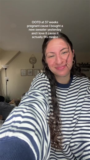 Embrace Comfort: Best Oversized Sweaters for Pregnancy