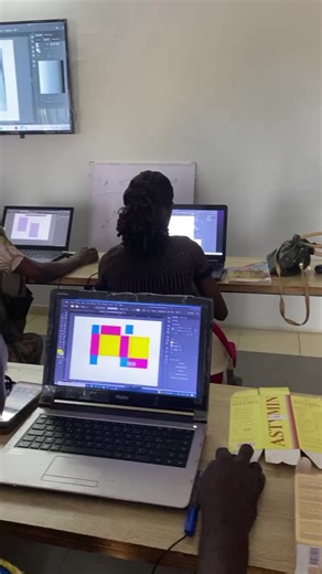 Rejoignez notre programme de formation en design graphique pour devenir professionnel et obtenir une bourse de formation en graphisme et en marketing digital. Écrivez-nous pour postuler dès maintenant au 229 96 81 54 26. #DesignGraphique #GraphisteDebutant #ApprendreLeDesign #MotivationCréative #fênoucréa #Graphisme #designbenin #formationafrique #GraphisteDébutant #benintiktok🇧🇯 #formationbenin #formationgraphiste #Discipline