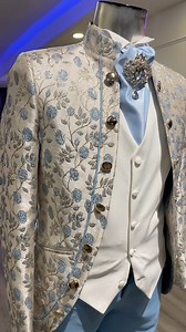 319 reactions · 29 comments | Increíble traje de novio #traje #boda #novio #inclusion #novia #monterrey | Marco Antonio Flores Vargas | Facebook