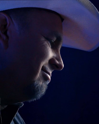 96K views · 471 reactions | Celebrating the launch of Amazon Music HD, we sat down with the legendary Garth Brooks and gave an in-depth listen to his classic track “The Thunder Rolls.” Watch it now! | Amazon Music | Facebook