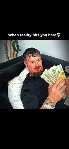 Bro literally woke up to flex 💀