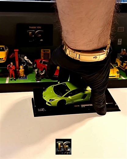 Sharp Angles & V12 Power | IXO 1/43 Lamborghini Aventador