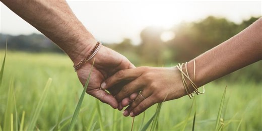 Are You Being Love-Bombed? Experts Explain the Signs