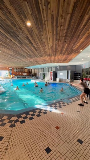 Cet été, on bouge dans l’eau! 💧 Les inscriptions sont en cours pour la session d’aquaforme du 25 juin au 26 août. Des cours dynamiques, une ambiance conviviale et le plaisir de rester actif tout l’été! Inscrivez-vous dès maintenant au 450.687.1857 poste 321 🏊‍♀️ . #aquaforme #aquafit #aquafitness #carrefourmultisports | Carrefour Multisports