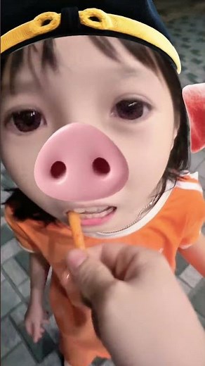 Son Soai gives piglets spicy and funny food! #shorts