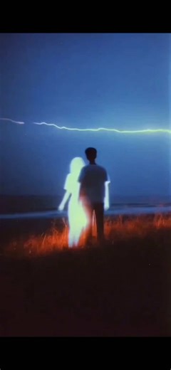 Some men stay with women who betray them because their mind is trapped in a cage of scarcity 🧠🔒 They believe she’s their only chance at love ❤️ their only source of validation 🫂 their only shot at connection 🌍 So when she crosses the line… they don’t see a red flag 🚩 they see a test they must pass 💔 But the truth is: The moment you remember your value… 👑 you stop begging for love and start walking away 🚶‍♂️🔥