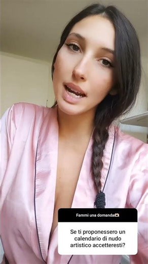 Vanessa Minotti nuda sul calendario 2024: l'annuncio sui social!