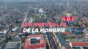 À quel point faut-il être effrayant pour faire fuir l'hiver ? Dans cette vidéo des Merveilles de la Hongrie, nous vous présentons les festivités annuelles de Busó à Mohács, plus précisément ce site qui est classé au patrimoine mondial de l'UNESCO. 👺 Cette année, rejoignez-nous pour les festivités annuelles de Busó à Mohács, le célèbre carnaval avec des masques en bois, du bruit et des flammes. Il n'est pas trop tard pour vous joindre à nous, les festivités commencent le 27 février jusqu'au 2 ma
