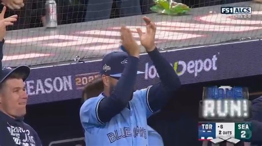 ¡”Capitán” Kirk la botó en Seattle! 🫡 HR de 3 carreras para ampliar la ventaja de Toronto 🚀⚾️ El de Tijuana ya suma 3 cuadrangulares en postemporada 🔥 | MLB México