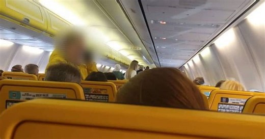 Dublin Airport chaos as Ryanair flight delayed due to 'cracked toilet pipe'