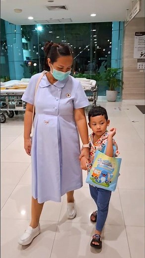 Mommy's so relieved! Little Google helped carry my bag after my late shift. #Nurse'sChild #Little...