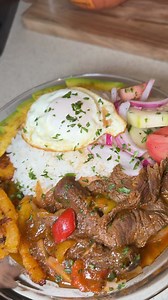 Recipe coming later 💕🙌💗❤️ Dominican stewed beef 🤤🫢 | Ileana Dominguez