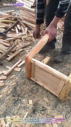 Watch a Craftsman Assemble a Solid Wood Stool with Mortise-and-Tenon Joints and an Axe! 🪑🪓