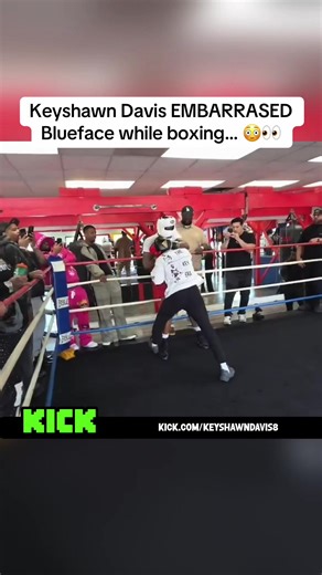Keyshawn Davis EMBARRASED Blueface while boxing… 😳👀 #keyshawndavis #blueface