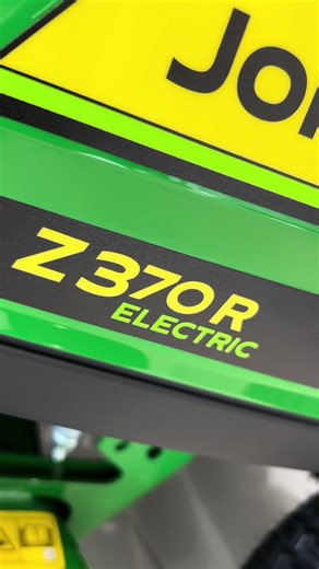 John Deere Z370R Electric Mower Review