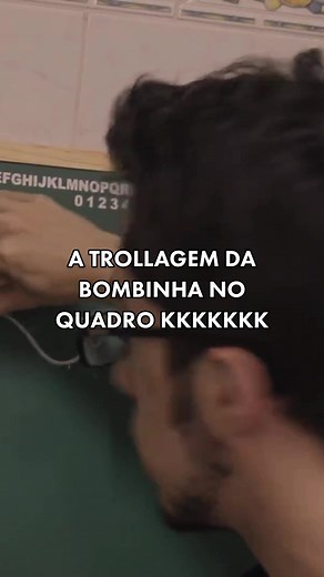 Trollagem da Bombinha na Escola - Lucas Inutilismo Fora de Contexto