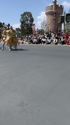 Disney Parade Celebrates 40th Anniversary in Colorful Style