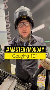 Gouging dengan mesin pemotong plasma manual adalah cara yang serbaguna dan tepat untuk menghilangkan logam dari permukaan selama persiapan dan perbaikan pengelasan. Dalam video ini, pakar pemotongan plasma ESAB Kris Scherm mendemonstrasikan berbagai teknik pemahatan dengan pemotong plasma manual Thermal Dynamics Cutmaster. Lihat jajaran Thermal Dynamics Cutmaster: https://esab.com/us/nam_en/products-solutions/categories/manual-plasma-cutting/ *Ketersediaan produk dapat bervariasi menurut wilayah