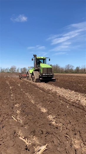 6.7K views · 13K reactions | Steiger Green QuadTrac tractor plowing | Tractor Chasers | Facebook
