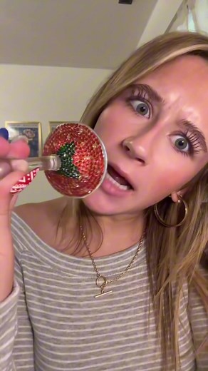 Bedazzled Ideas: Cute Things to Bedazzle (Strawberry Inspo)