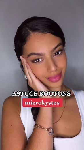 Comment enlever les petits boutons blancs ? Astuces pour une peau parfaite