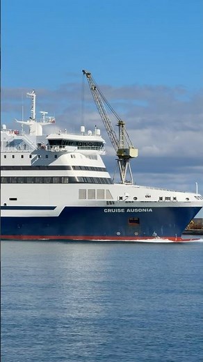 Cruise Ausonia (Grimaldi) departing Palermo | Harbor exit 🛳️