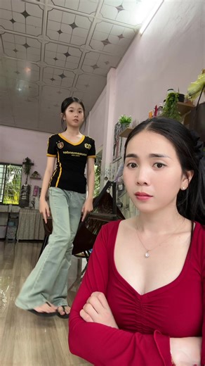 Lần đầu mặc quần jeans loe cũng cũng hen #review | Jeans