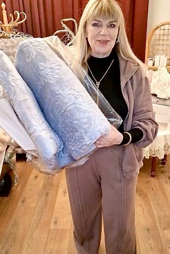 2.4K views · 15 reactions | Naujiena - praktiški ir stilingi lovos užtiesalai jūsų jaukiems namams  Net 6 spalvos! #indecoriboutique #indecorilive #lovosuztiesalai #lovatieses #interjerodizainas #miegamojointerjeras | Indecori | Facebook